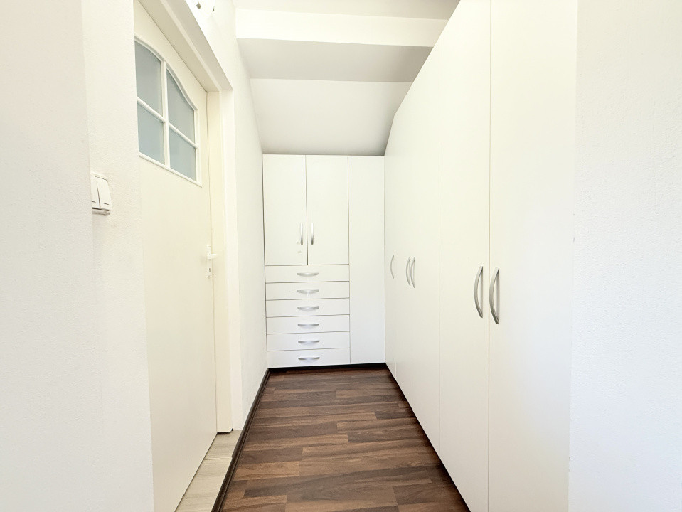 Casa cu 5 camere, 219 mp utili si 588 mp teren, de vanzare in Sanmihaiu Roman 30, foxfort.ro