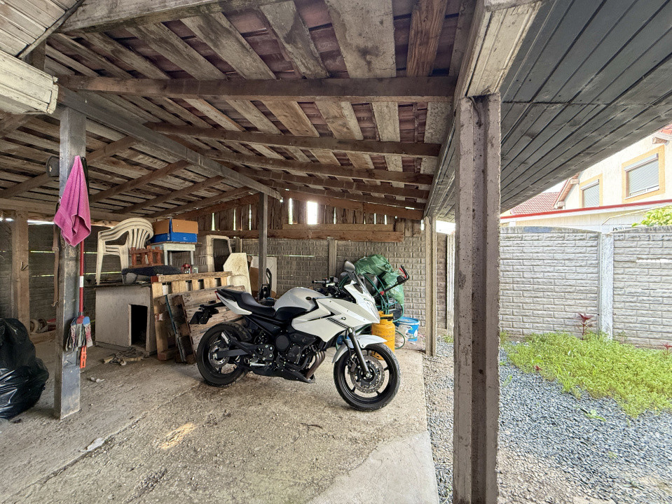 Casa cu 5 camere, 219 mp utili si 588 mp teren, de vanzare in Sanmihaiu Roman 42, foxfort.ro