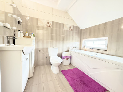 Casa cu 5 camere, 219 mp utili si 588 mp teren, de vanzare in Sanmihaiu Roman imagine mica 8, foxfort.ro