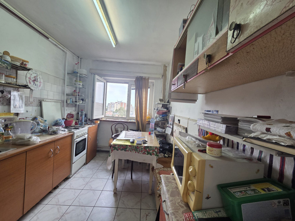 Apartament cu 4 camere, etaj 5/8, zona Micalaca  6, foxfort.ro