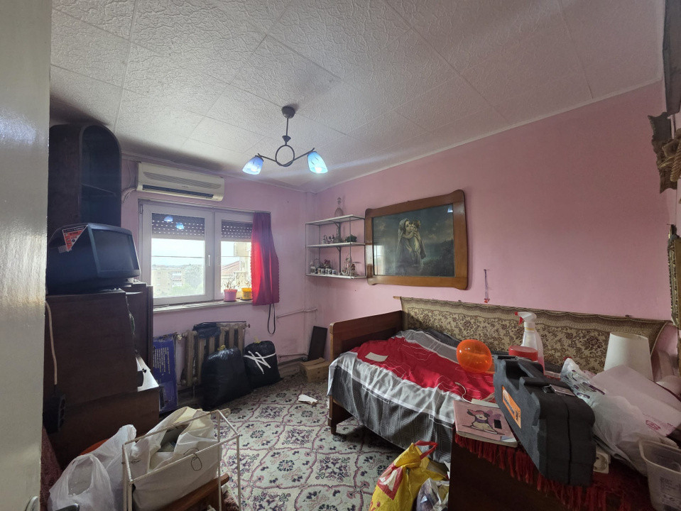 Apartament cu 4 camere, etaj 5/8, zona Micalaca  8, foxfort.ro