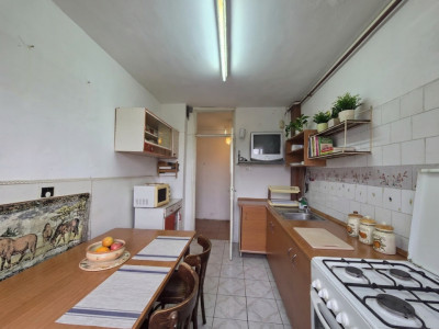 Apartament cu 4 camere, etaj 5/8, zona Micalaca imagine mica 3, foxfort.ro