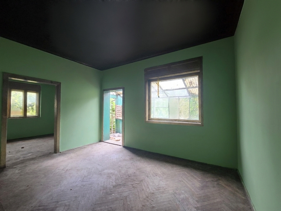 Casa individuala de vanzare cu 2 camere, in Arad, zona Lebada, Teren 280 mp 2, foxfort.ro