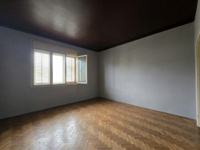 Casa individuala de vanzare cu 2 camere, in Arad, zona Lebada, Teren 280 mp