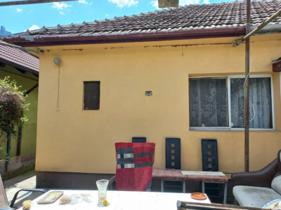 Casa individuala de vanzare in zona Plopi | Teren 489 mp 