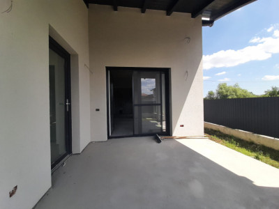 Duplex cu 4 camere de vanzare in localitatea Bucovat (Remetea Mare)