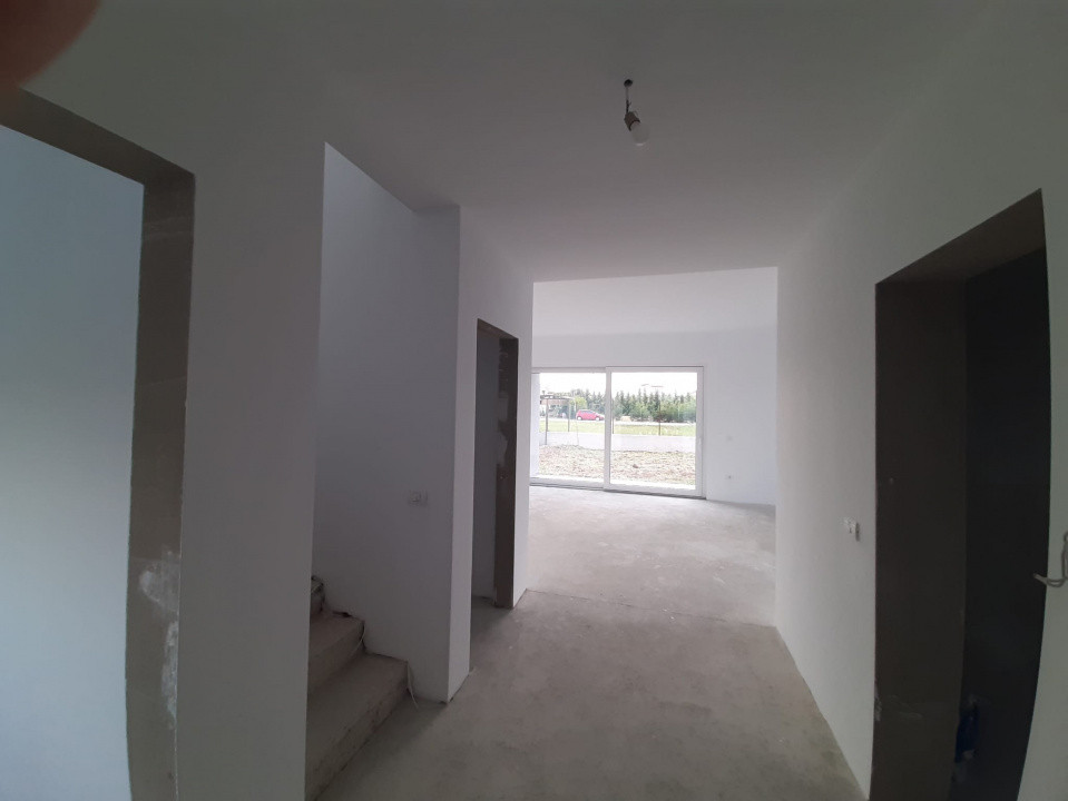 Casa cu 5 camere de vanzare in Dumbravita 4, foxfort.ro