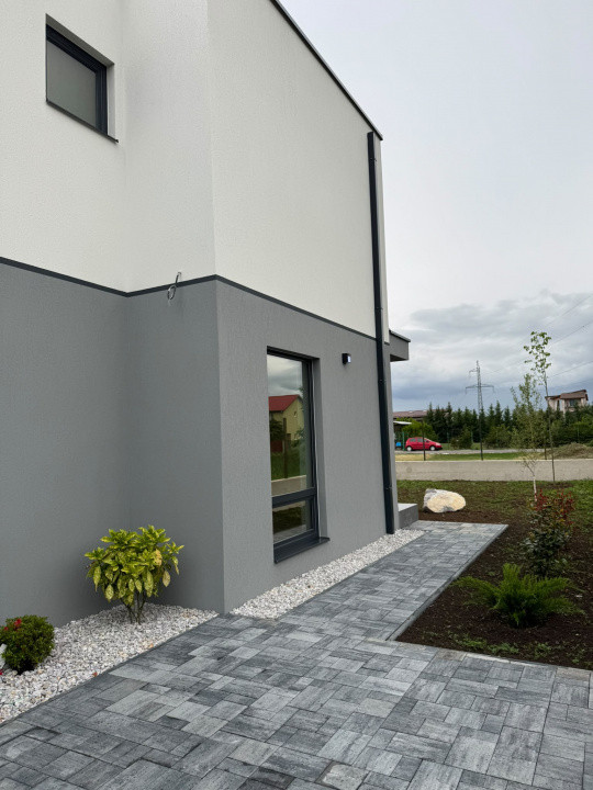 Casa cu 5 camere de vanzare in Dumbravita 8, foxfort.ro