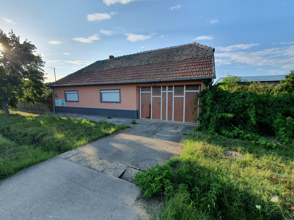 Casa individuala cu 3 camere, 130 mp utili, teren 1238 mp, in Livezile Timis 4, foxfort.ro