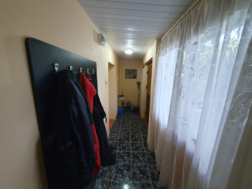 Casa individuala cu 3 camere, 130 mp utili, teren 1238 mp, in Livezile Timis 7, foxfort.ro