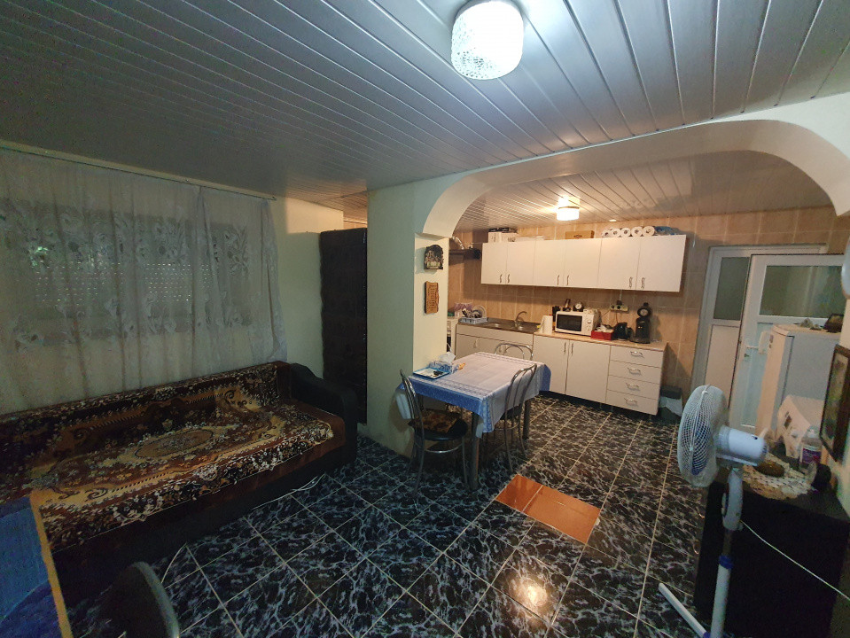 Casa individuala cu 3 camere, 130 mp utili, teren 1238 mp, in Livezile Timis 10, foxfort.ro