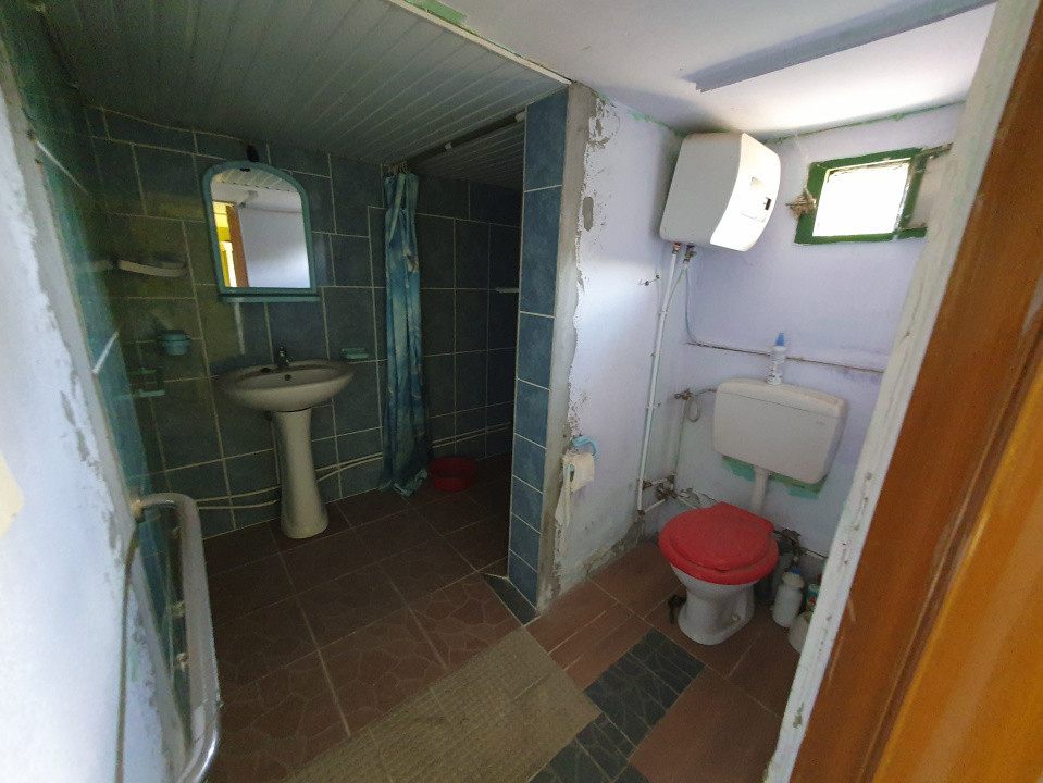 Casa individuala cu 3 camere, 130 mp utili, teren 1238 mp, in Livezile Timis 23, foxfort.ro