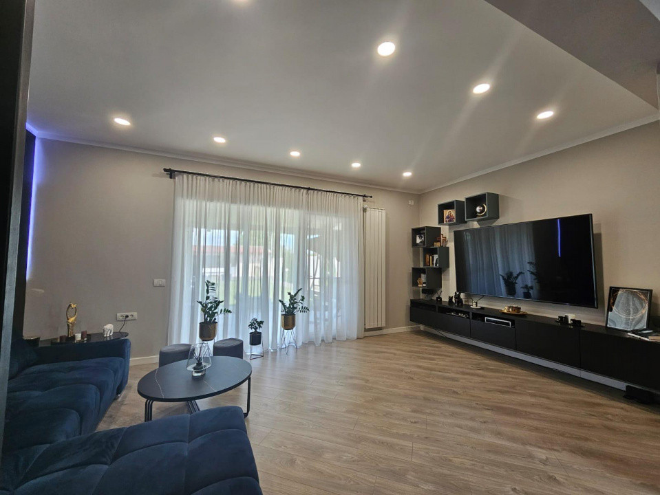 1/2 Duplex,  la asfalt, P +M, Toate Utilit., Mobilat + utilat Lux, Zona Simfonie 22, foxfort.ro