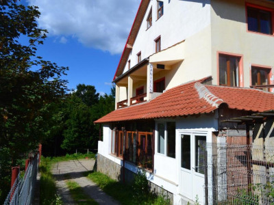 Investitie in turism, Pensiune 14 camere in centrul Valiugului