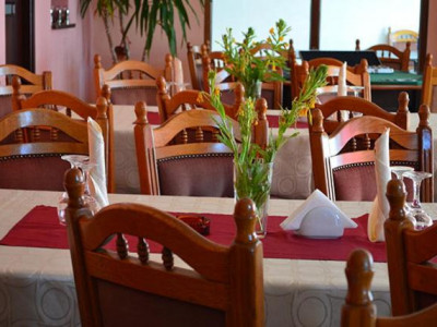Investitie in turism, Pensiune 14 camere in centrul Valiugului imagine mica 7, foxfort.ro