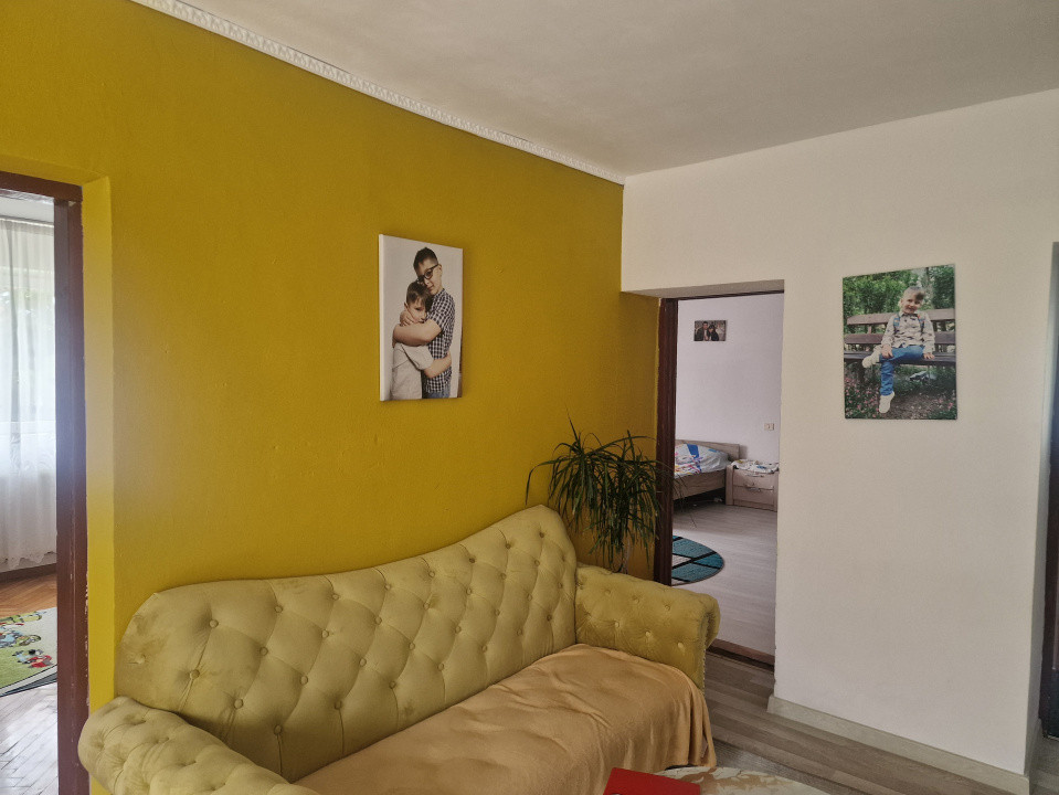 Casa individuala cu 9 camere, in Mosnita Noua, zona centrala 7, foxfort.ro