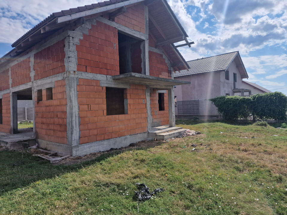 Casa individuala cu 6 camere in constructie in Izvin 1, foxfort.ro
