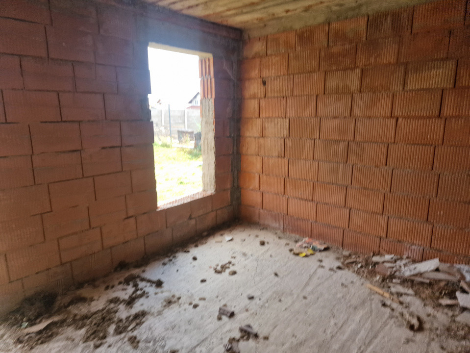 Casa individuala cu 6 camere in constructie in Izvin 6, foxfort.ro
