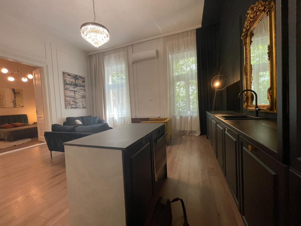 Apartament cu 2 camere cochet in cladire istorica - Piata Mica - Arad 9, foxfort.ro