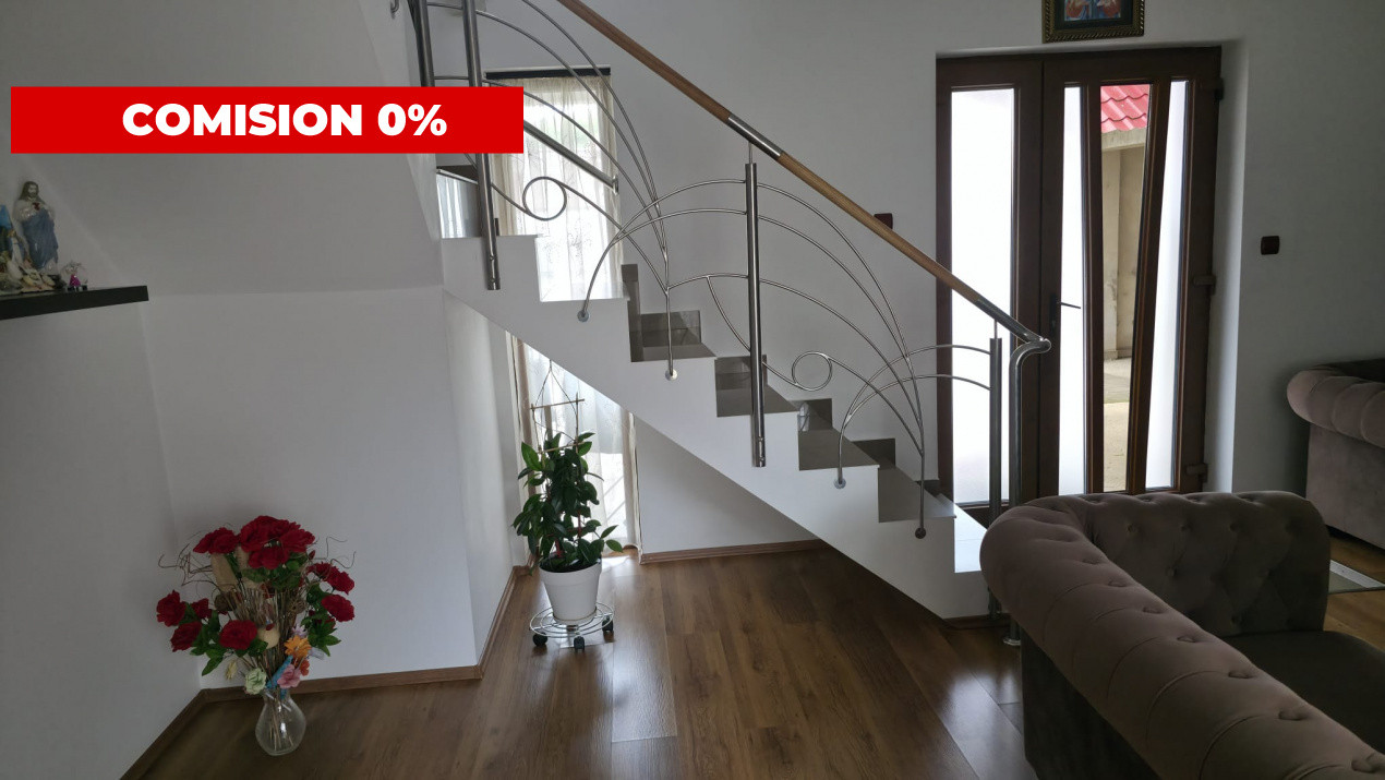 Casa individuala cu 6 camere + 2 spatii comerciale - Gataia 11, foxfort.ro