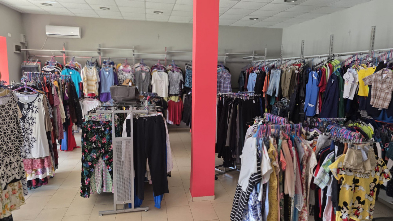 Casa individuala cu 6 camere + 2 spatii comerciale - Gataia 21, foxfort.ro