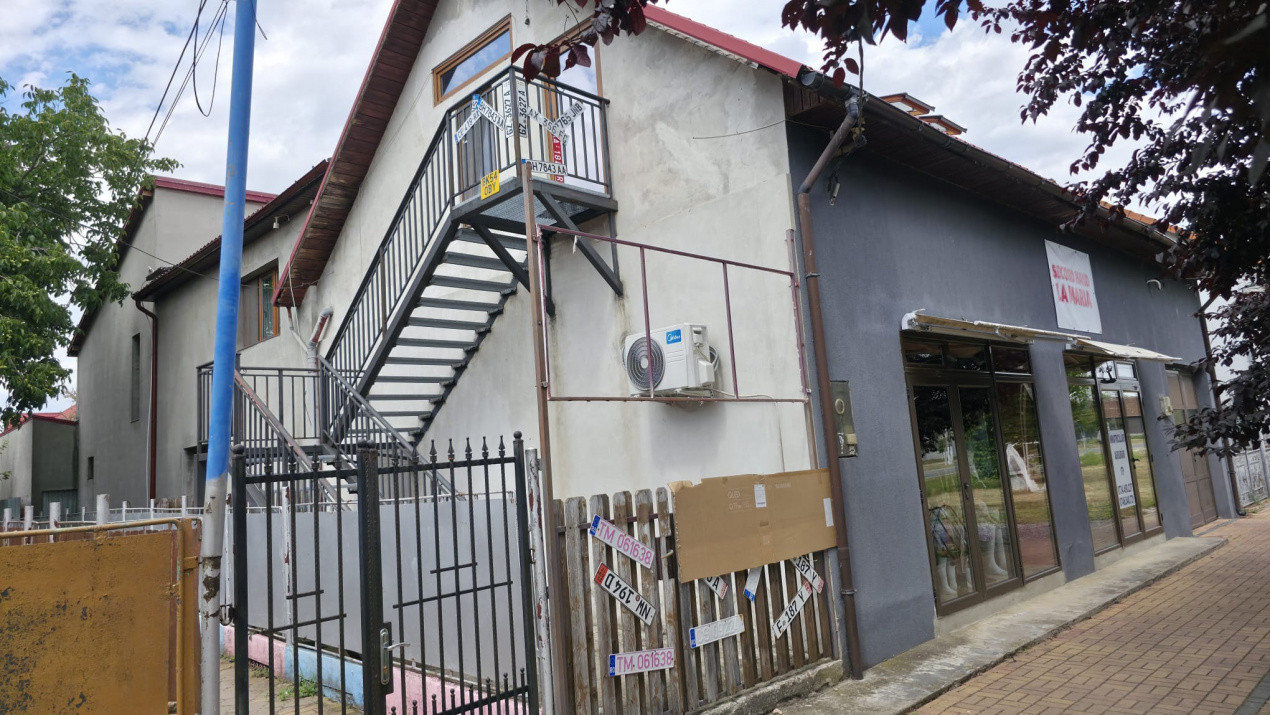 Casa individuala cu 6 camere + 2 spatii comerciale - Gataia 22, foxfort.ro