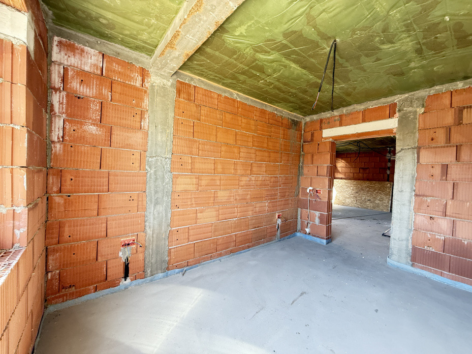 Duplex cu 5 camere si 300 mp teren, de vanzare in Sanmihaiu Roman 8, foxfort.ro