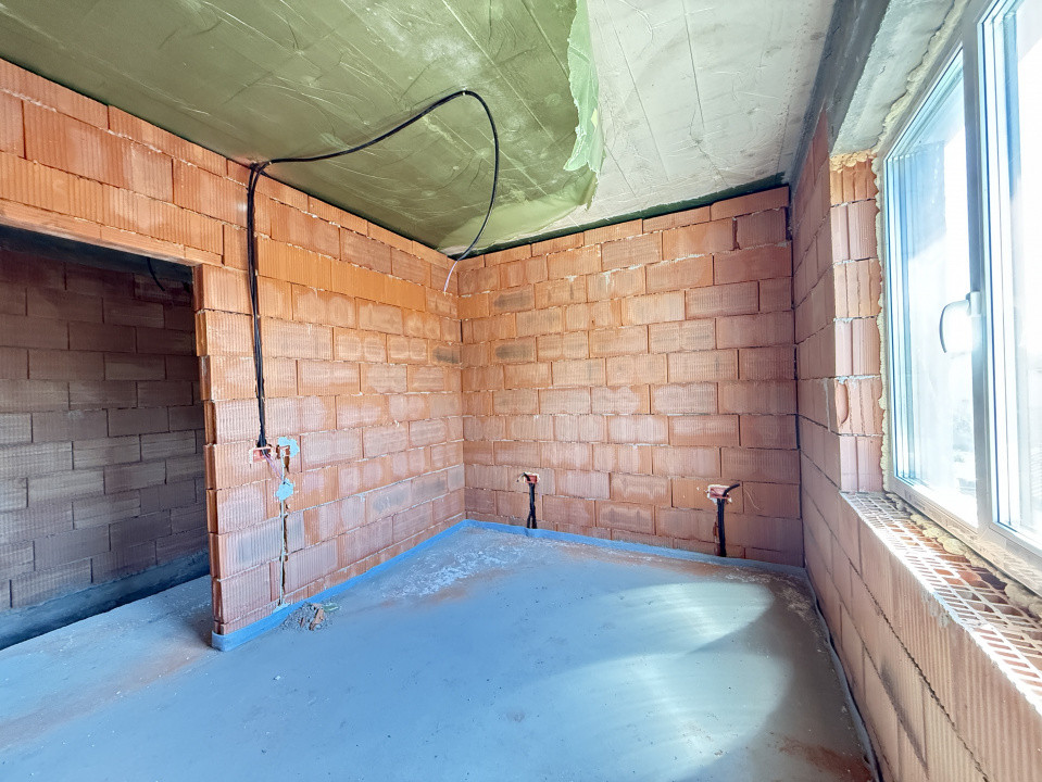 Duplex cu 5 camere si 300 mp teren, de vanzare in Sanmihaiu Roman 16, foxfort.ro