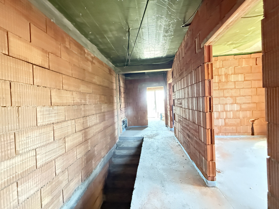 Duplex cu 5 camere si 300 mp teren, de vanzare in Sanmihaiu Roman 17, foxfort.ro