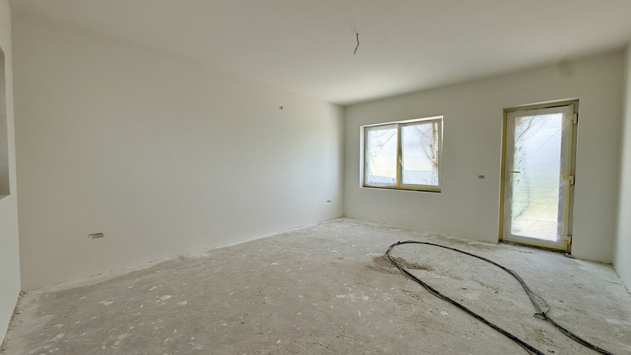 Casa individuala de vanzare, 8 camere + 4 bai - Mosnita Veche 3, foxfort.ro
