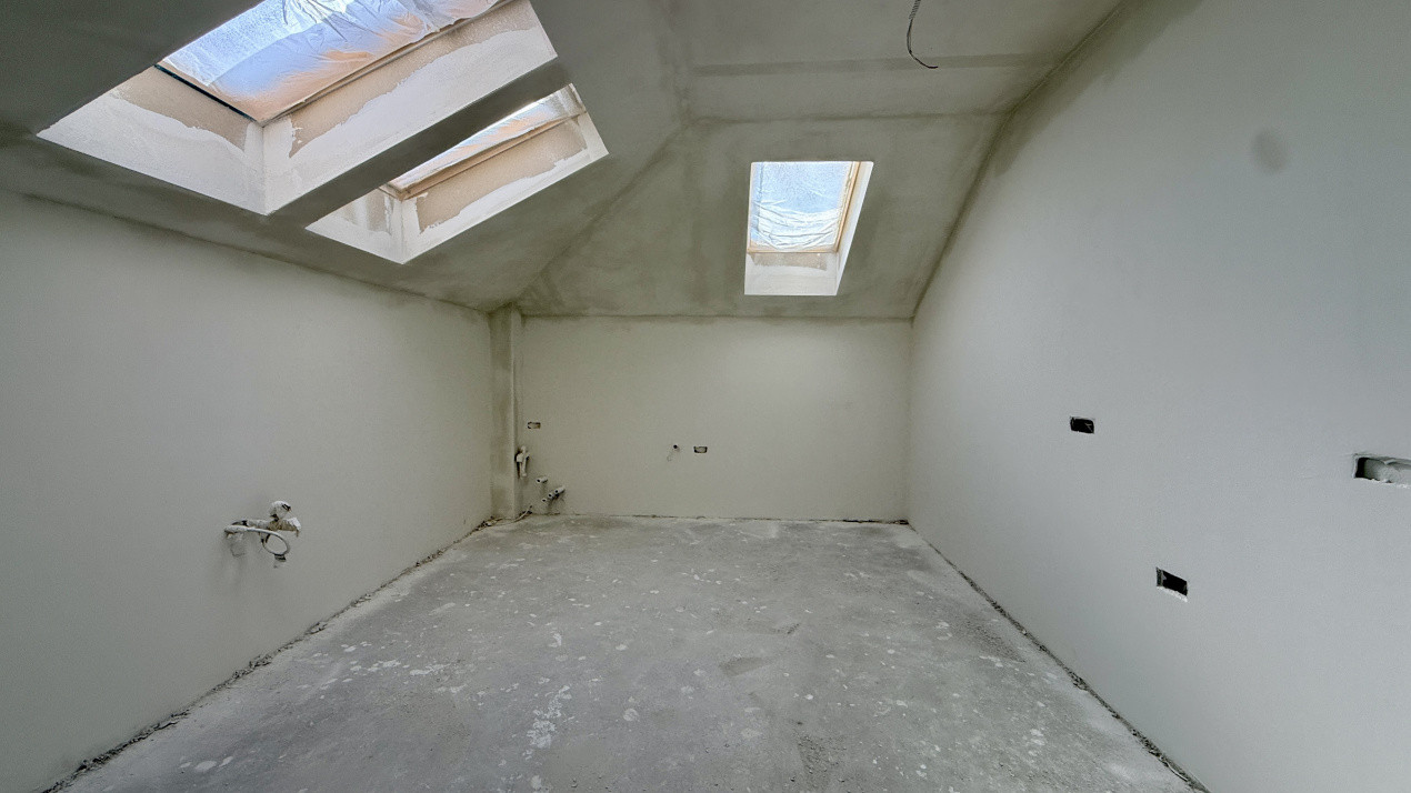 Casa individuala de vanzare, 8 camere + 4 bai - Mosnita Veche 18, foxfort.ro