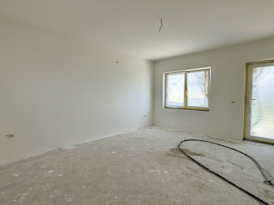 Casa individuala de vanzare, 8 camere + 4 bai - Mosnita Veche imagine mica 3, foxfort.ro