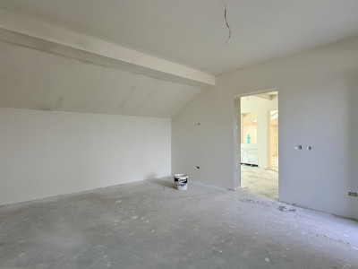 Casa individuala de vanzare, 8 camere + 4 bai - Mosnita Veche imagine mica 13, foxfort.ro