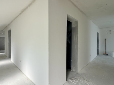 Casa individuala de vanzare, 8 camere + 4 bai - Mosnita Veche imagine mica 23, foxfort.ro