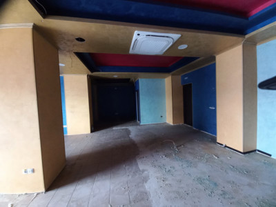 Spatiu comercial | 99 mp | Vitrina stradala | Trafic intens | Zona Modern imagine mica 4, foxfort.ro