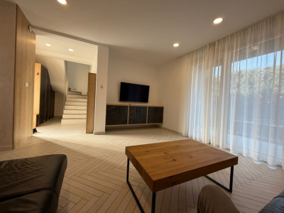 Apartament cu 4 camere dispus pe 3 niveluri - zona Giroc imagine mica 6, foxfort.ro