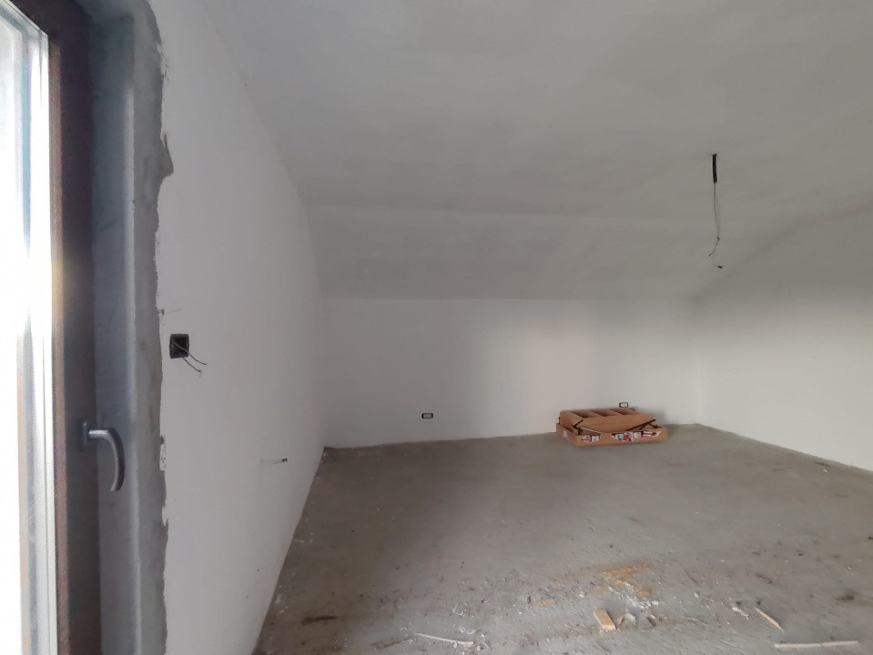 Casa individuala 5 camere cu teren de 747 mp in Sanandrei - V10221 8, foxfort.ro