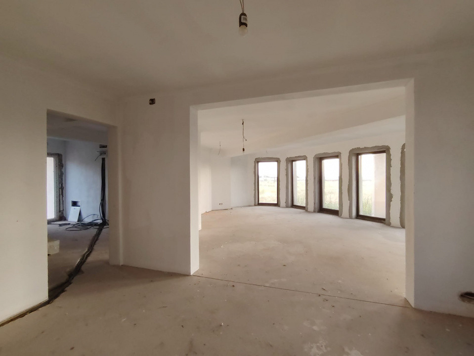 Casa individuala 5 camere cu teren de 747 mp in Sanandrei - V10221 11, foxfort.ro