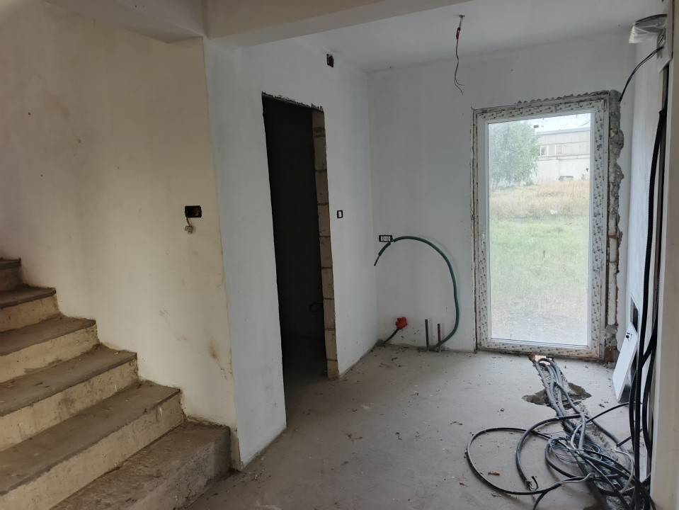 Casa individuala 5 camere cu teren de 747 mp in Sanandrei - V10221 15, foxfort.ro