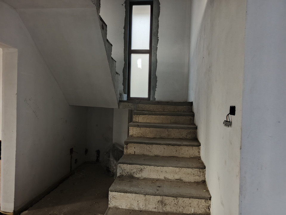 Casa individuala 5 camere cu teren de 747 mp in Sanandrei - V10221 17, foxfort.ro