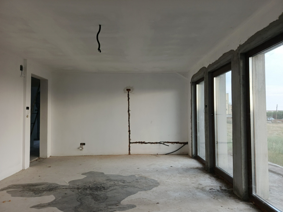 Casa individuala 5 camere cu teren de 747 mp in Sanandrei - V10221 22, foxfort.ro