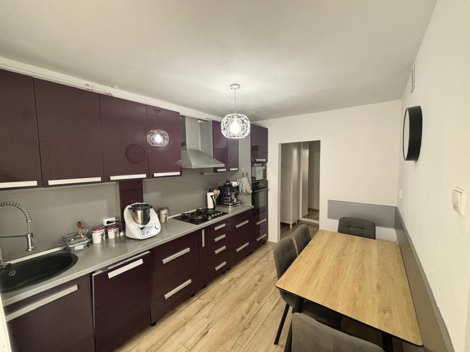 Apartament cu 5 camere, 95 mp utili - zona Fortuna 1, foxfort.ro