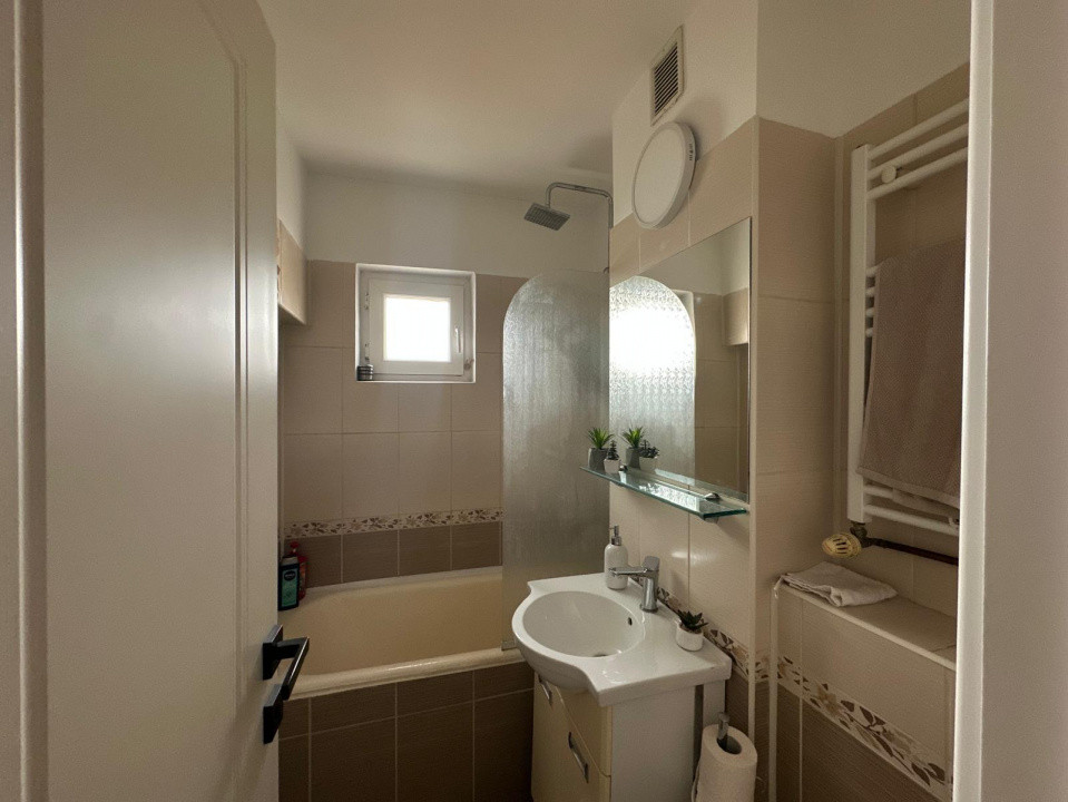 Apartament cu 5 camere, 95 mp utili - zona Fortuna 3, foxfort.ro