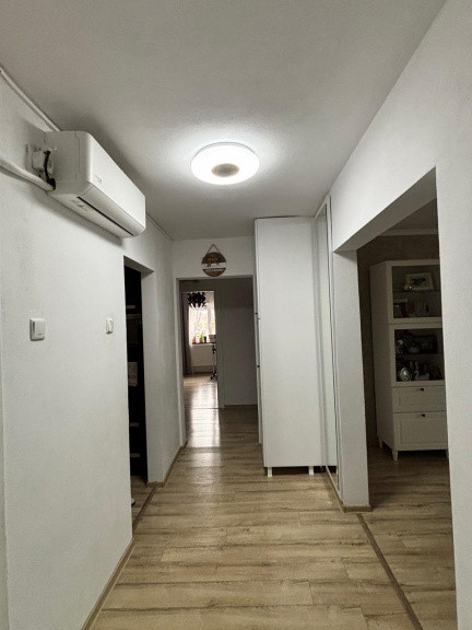 Apartament cu 5 camere, 95 mp utili - zona Fortuna 14, foxfort.ro
