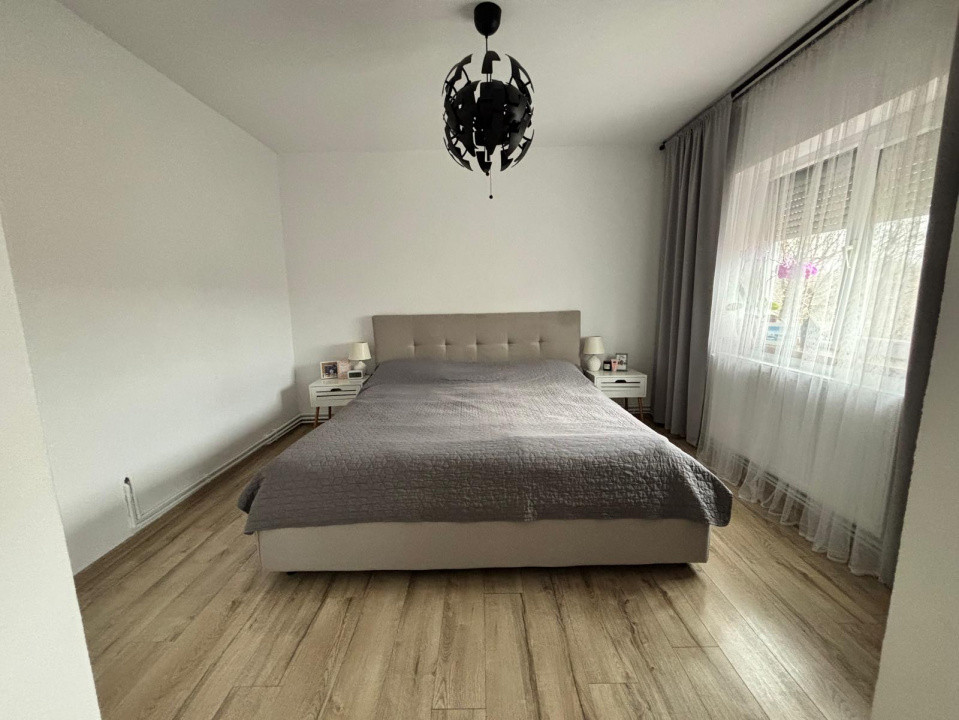 Apartament cu 5 camere, 95 mp utili - zona Fortuna 7, foxfort.ro