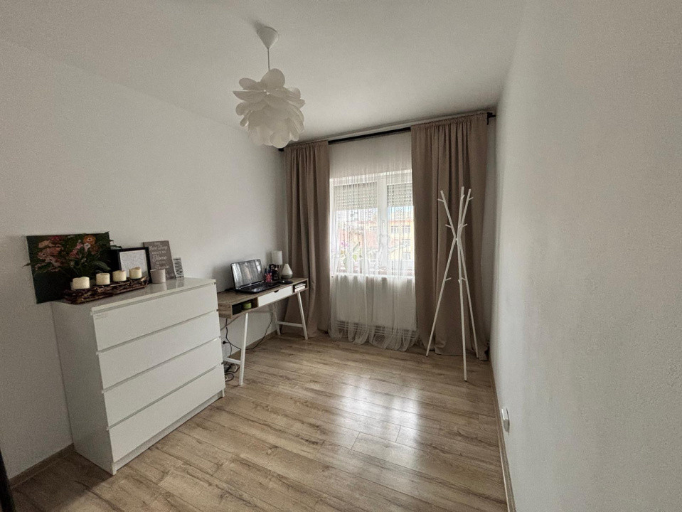 Apartament cu 5 camere, 95 mp utili - zona Fortuna 9, foxfort.ro
