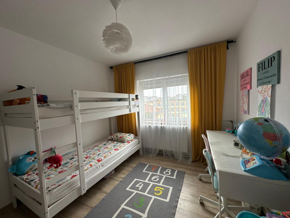 Apartament cu 5 camere, 95 mp utili - zona Fortuna 11, foxfort.ro