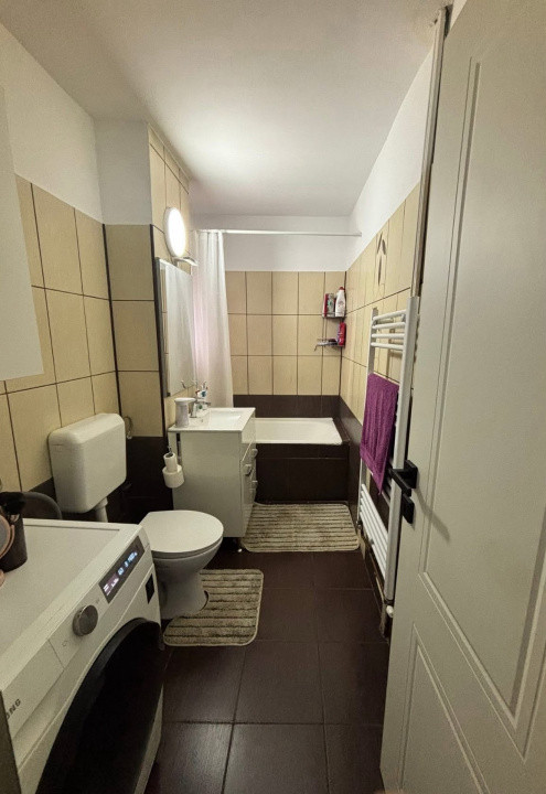 Apartament cu 5 camere, 95 mp utili - zona Fortuna 12, foxfort.ro