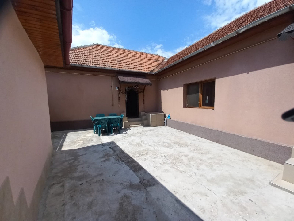 Casa individuala cu 4 camere - zona Crisan | 2 corpuri de cladire  2, foxfort.ro
