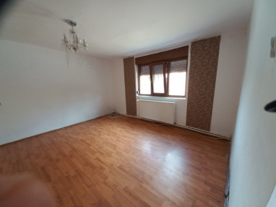 Casa individuala cu 4 camere - zona Crisan | 2 corpuri de cladire imagine mica 3, foxfort.ro